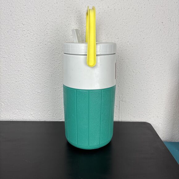 Vintage Coleman‎ Green/ Yellow Polylite 5590 1/2 Gallon Water Jug Cooler Octopus - Picture 3 of 14